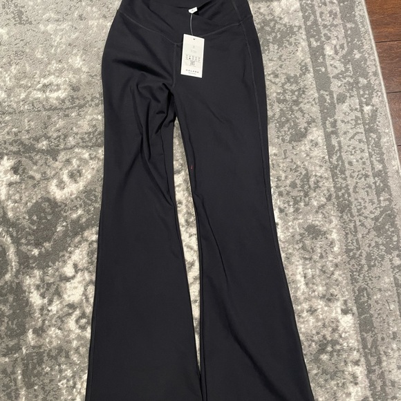 NWT Halara high waisted crossover flare pants. Size S - Picture 4 of 5